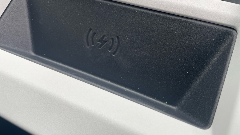 Land Rover Defender 3.0 D250 X-Dynamic SE 110 5dr Auto Diesel Estate